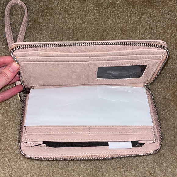 Steve Madden Wristlet- Never Used - Picture 4 of 4